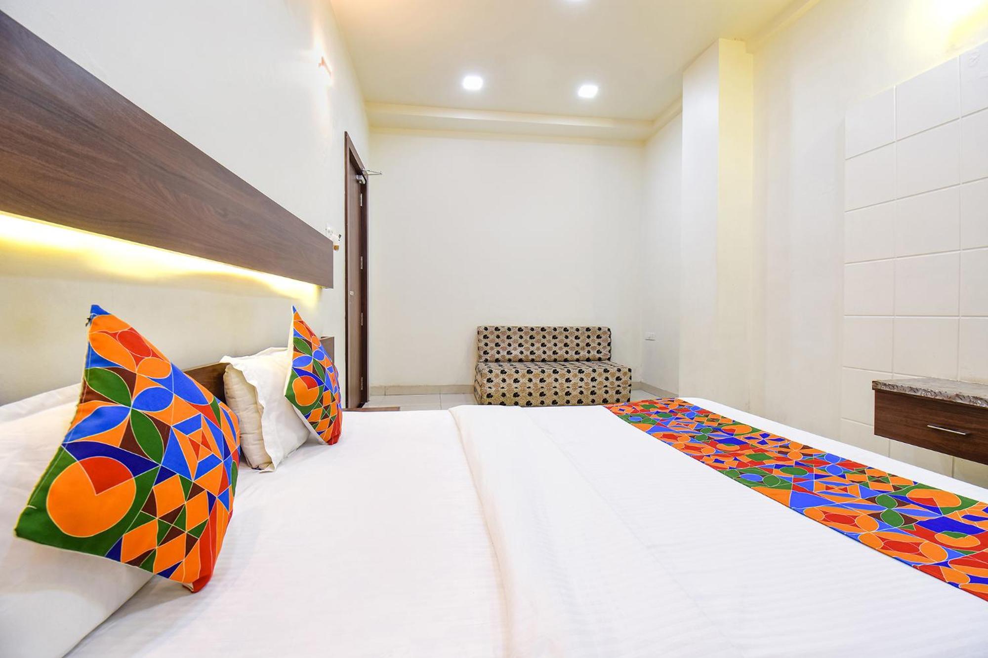 Fabhotel Royal Suits - Nr Mahadji Shinde Chhatri Mundhwa Ngoại thất bức ảnh