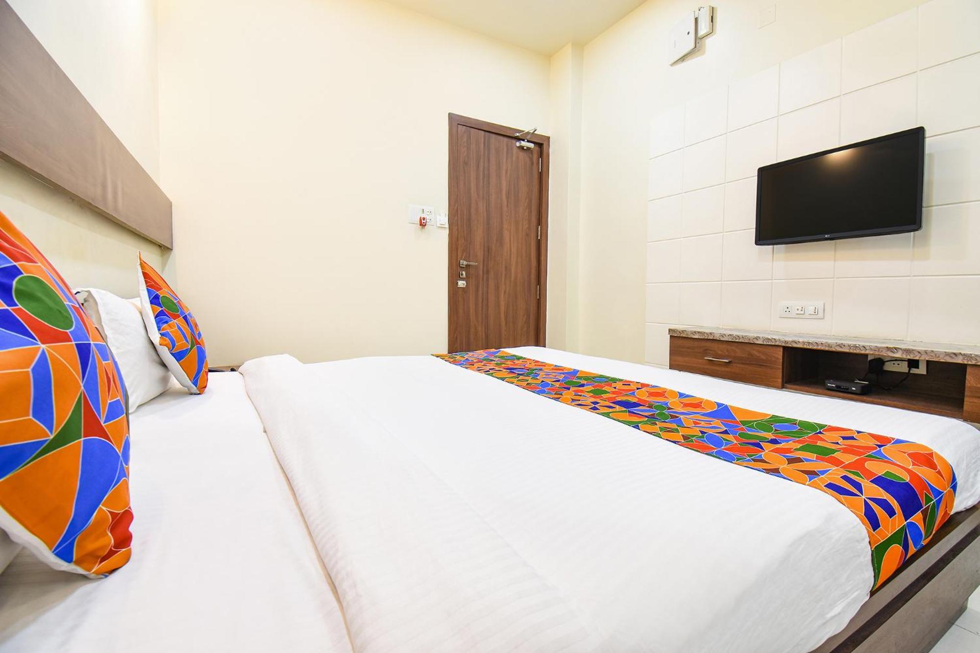 Fabhotel Royal Suits - Nr Mahadji Shinde Chhatri Mundhwa Ngoại thất bức ảnh