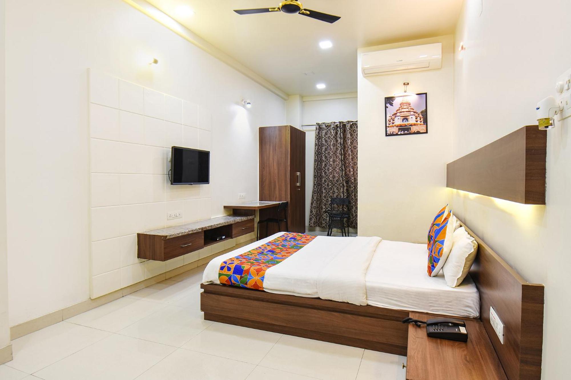 Fabhotel Royal Suits - Nr Mahadji Shinde Chhatri Mundhwa Ngoại thất bức ảnh